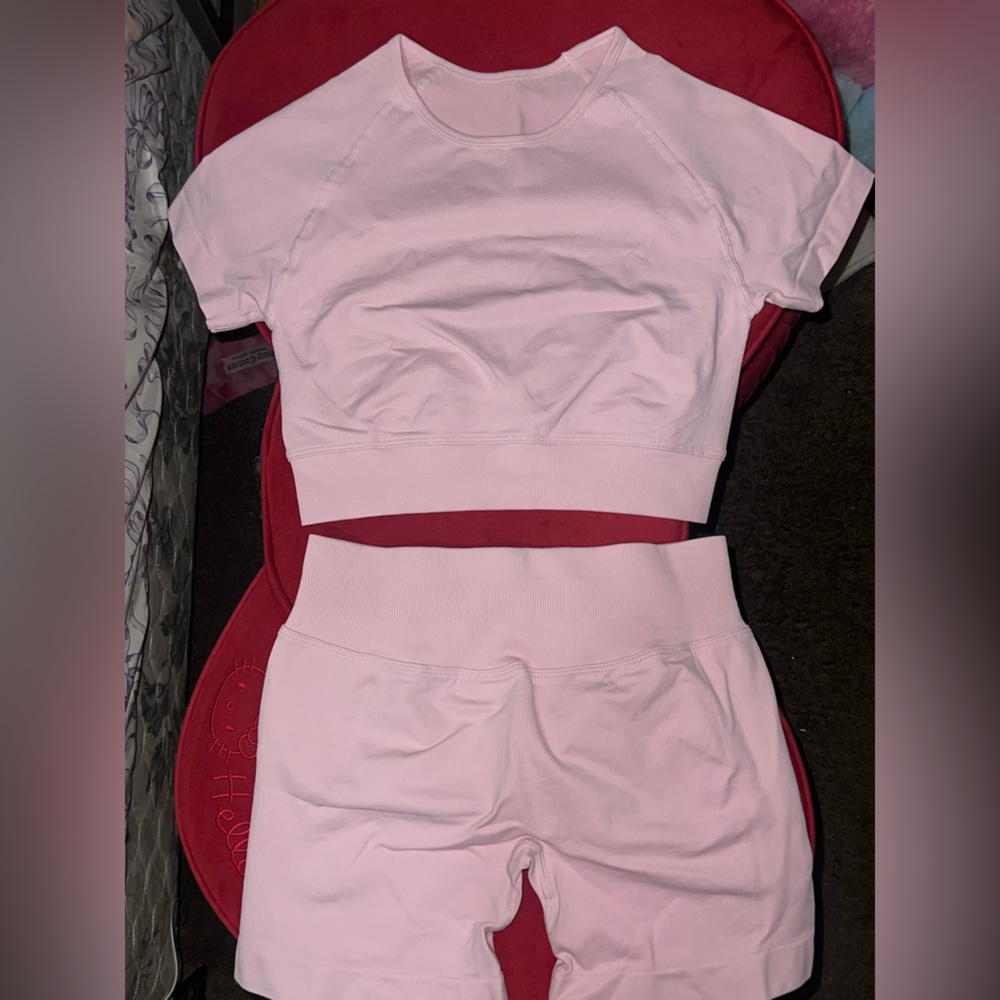 Light Pink Athletic 2-Piece Set | Sports Bra & High-Waisted Shorts | Size M